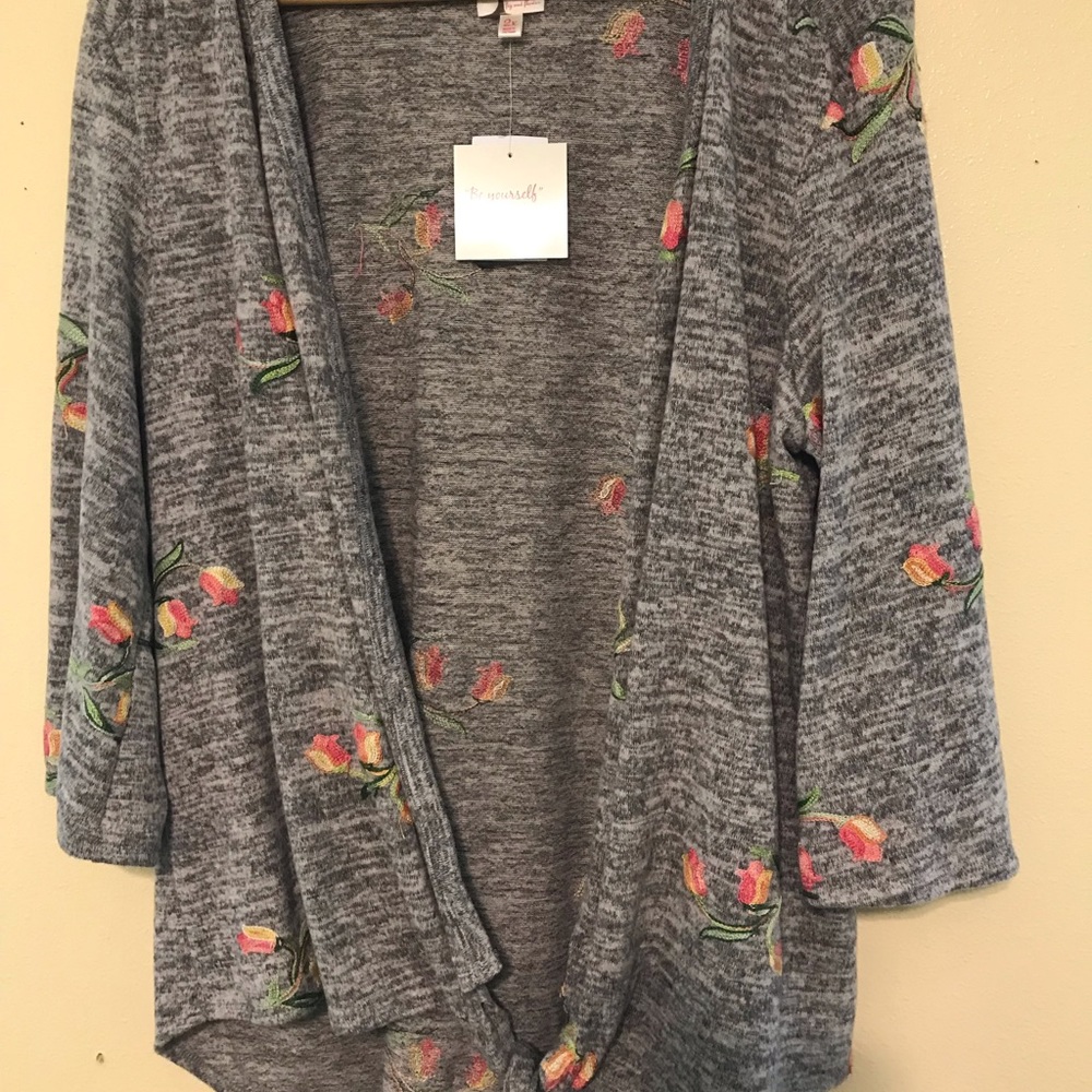 NWT button/tie cardigan. 3/4 sleeve